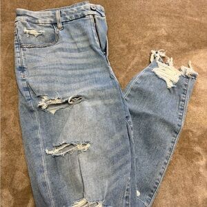 Distressed skinny jeans